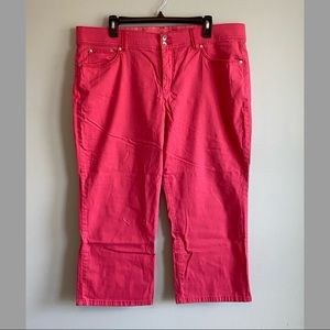 Hot Pink Bandolino Capri Pants